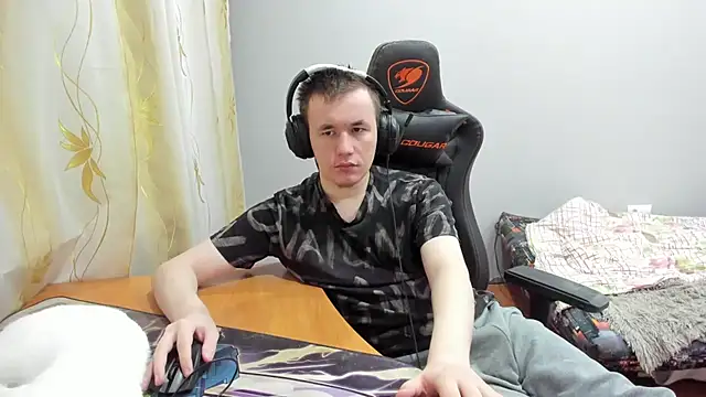 Snapshot of iliaskrislove chatting on 11/07/25, 12:53 iliaskrislove online show from 11/07/25, 12:53