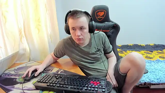 Snapshot of iliaskrislove chatting on 10/20/25, 06:15 iliaskrislove online show from 10/20/25, 06:15