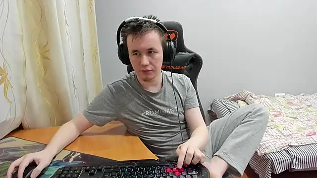 Snapshot of iliaskrislove chatting on 11/25/25, 02:39 iliaskrislove online show from 11/25/25, 02:39