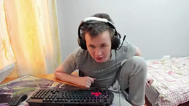 Snapshot of iliaskrislove chatting on 11/27/25, 07:42 iliaskrislove online show from 11/27/25, 07:42