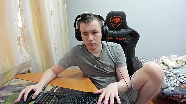 Snapshot of iliaskrislove chatting on 11/11/25, 12:22 iliaskrislove online show from 11/11/25, 12:22