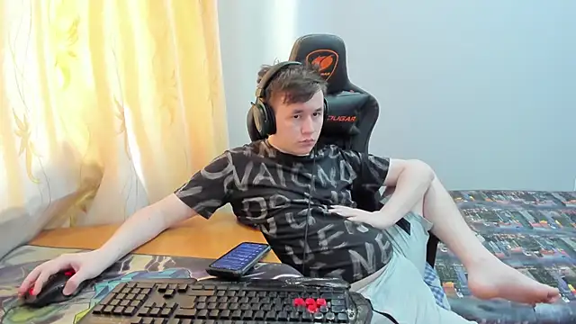 iliaskrislove online show from 05/18/26, 04:07