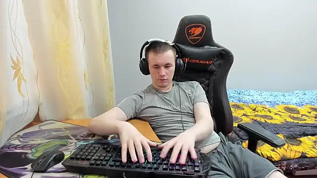 Snapshot of iliaskrislove chatting on 10/28/25, 10:03 iliaskrislove online show from 10/28/25, 10:03