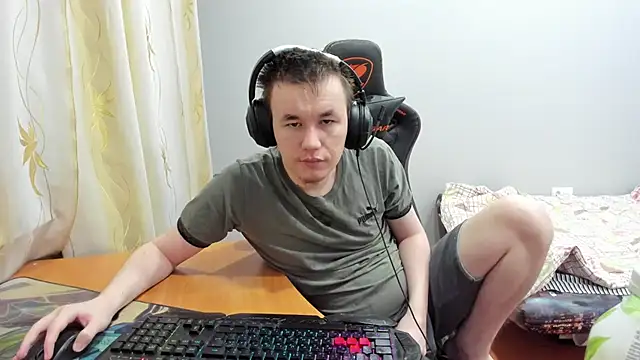 Snapshot of iliaskrislove chatting on 11/14/25, 10:46 iliaskrislove online show from 11/14/25, 10:46