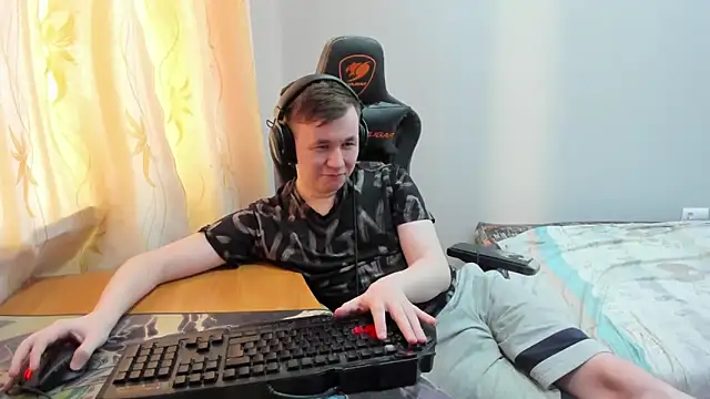 iliaskrislove online show from 04/28/26, 02:27