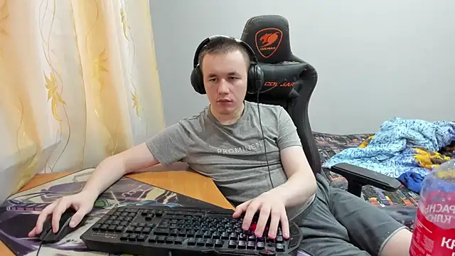 Snapshot of iliaskrislove chatting on 10/18/25, 04:47 iliaskrislove online show from 10/18/25, 04:47