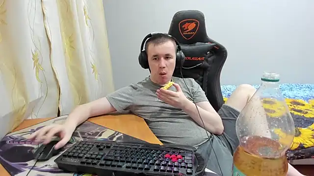 Snapshot of iliaskrislove chatting on 10/16/25, 04:15 iliaskrislove online show from 10/16/25, 04:15