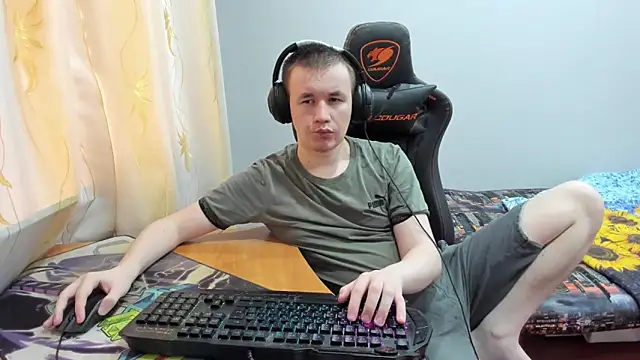 Snapshot of iliaskrislove chatting on 10/22/25, 10:15 iliaskrislove online show from 10/22/25, 10:15