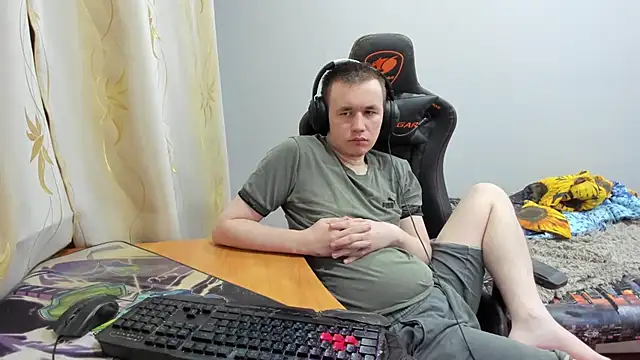 Snapshot of iliaskrislove chatting on 10/26/25, 07:47 iliaskrislove online show from 10/26/25, 07:47