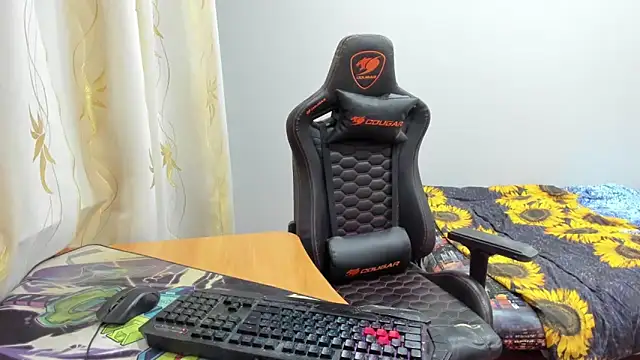 Snapshot of iliaskrislove chatting on 11/01/25, 06:02 iliaskrislove online show from 11/01/25, 06:02