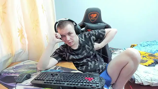 Snapshot of iliaskrislove chatting on 10/12/25, 03:52 iliaskrislove online show from 10/12/25, 03:52