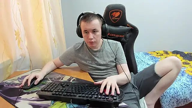 Snapshot of iliaskrislove chatting on 10/15/25, 04:00 iliaskrislove online show from 10/15/25, 04:00