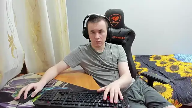 Snapshot of iliaskrislove chatting on 10/31/25, 02:30 iliaskrislove online show from 10/31/25, 02:30