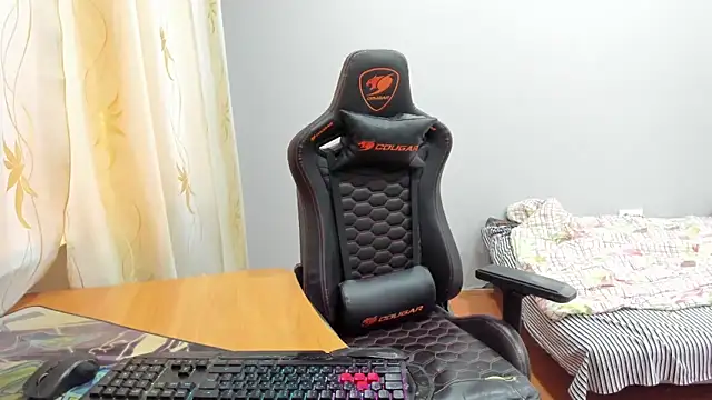 Snapshot of iliaskrislove chatting on 11/22/25, 07:51 iliaskrislove online show from 11/22/25, 07:51