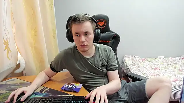 Snapshot of iliaskrislove chatting on 12/04/25, 05:39 iliaskrislove online show from 12/04/25, 05:39