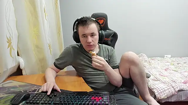 Snapshot of iliaskrislove chatting on 11/18/25, 02:49 iliaskrislove online show from 11/18/25, 02:49