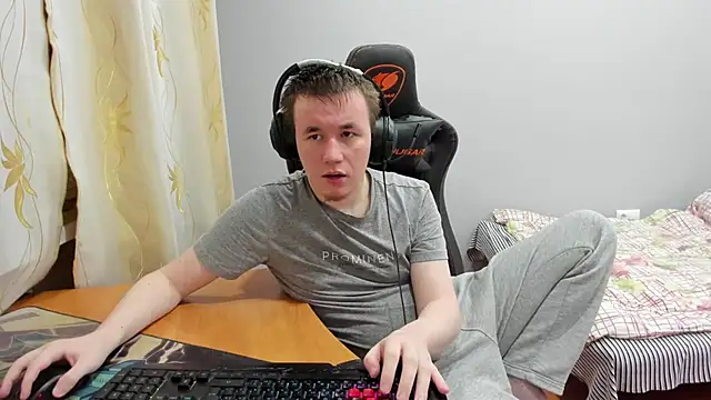 Snapshot of iliaskrislove chatting on 11/24/25, 02:28 iliaskrislove online show from 11/24/25, 02:28