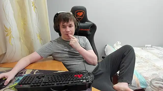 iliaskrislove online show from 03/18/26, 04:08