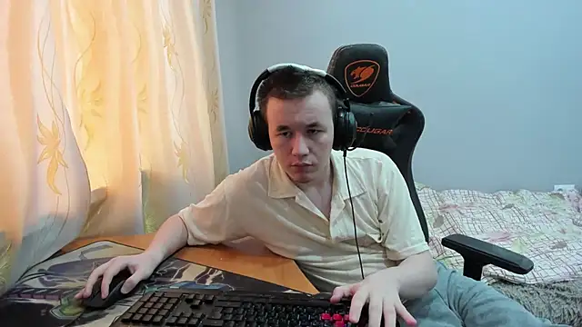 Snapshot of iliaskrislove chatting on 11/04/25, 06:39 iliaskrislove online show from 11/04/25, 06:39