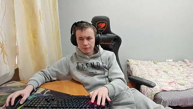 Snapshot of iliaskrislove chatting on 12/02/25, 04:58 iliaskrislove online show from 12/02/25, 04:58