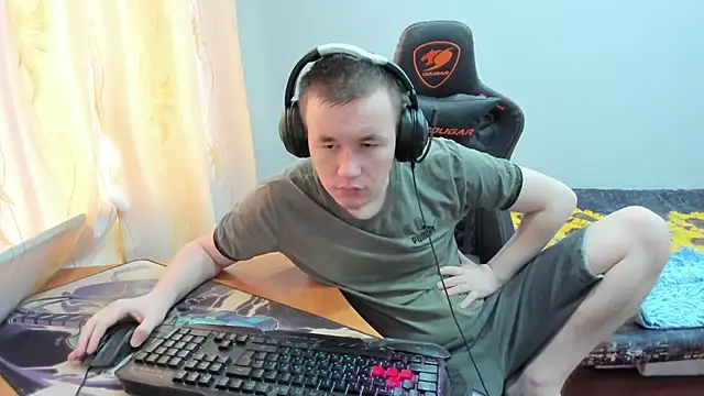 Snapshot of iliaskrislove chatting on 10/21/25, 09:41 iliaskrislove online show from 10/21/25, 09:41