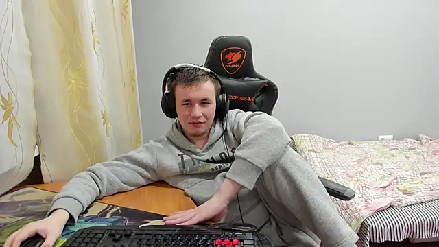 Snapshot of iliaskrislove chatting on 12/02/25, 05:03 iliaskrislove online show from 12/02/25, 05:03