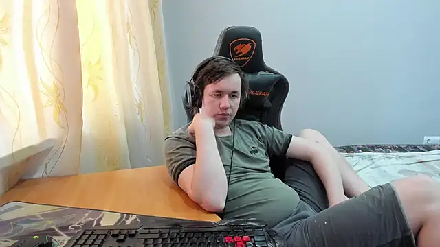 iliaskrislove online show from 04/12/26, 01:14