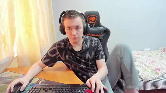 Snapshot of iliaskrislove chatting on 11/21/25, 07:29 iliaskrislove online show from 11/21/25, 07:29