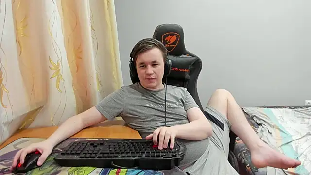 Snapshot of iliaskrislove chatting on 06/19/26, 11:20 iliaskrislove online show from 06/19/26, 11:20