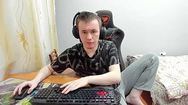 Snapshot of iliaskrislove chatting on 11/04/25, 06:44 iliaskrislove online show from 11/04/25, 06:44