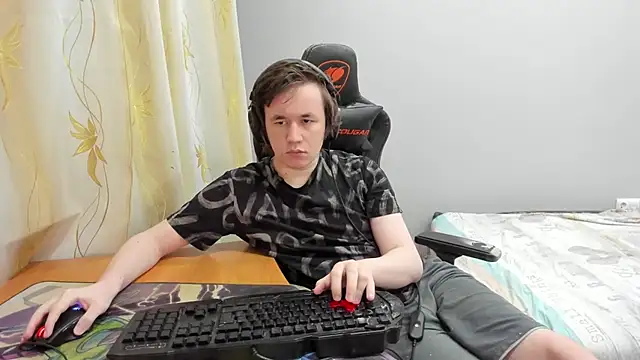 iliaskrislove online show from 04/15/26, 09:37