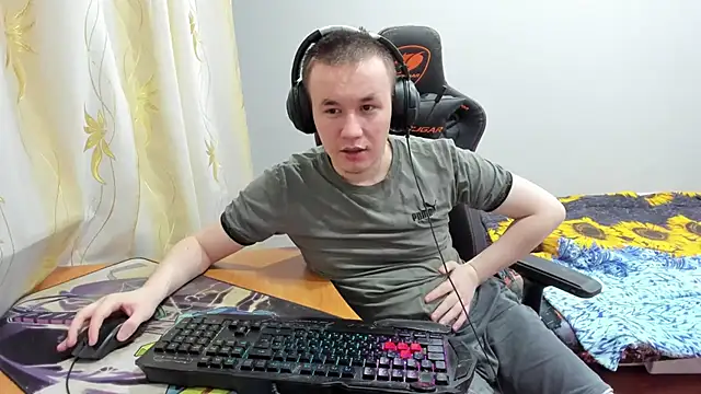 Snapshot of iliaskrislove chatting on 10/18/25, 04:53 iliaskrislove online show from 10/18/25, 04:53