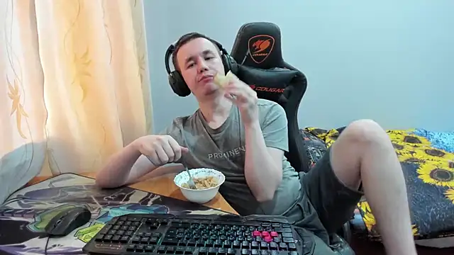 Snapshot of iliaskrislove chatting on 10/29/25, 10:58 iliaskrislove online show from 10/29/25, 10:58