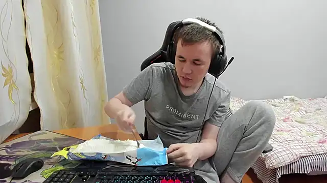 Snapshot of iliaskrislove chatting on 11/28/25, 10:54 iliaskrislove online show from 11/28/25, 10:54