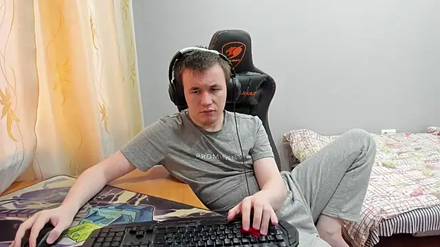 Snapshot of iliaskrislove chatting on 11/28/25, 09:20 iliaskrislove online show from 11/28/25, 09:20