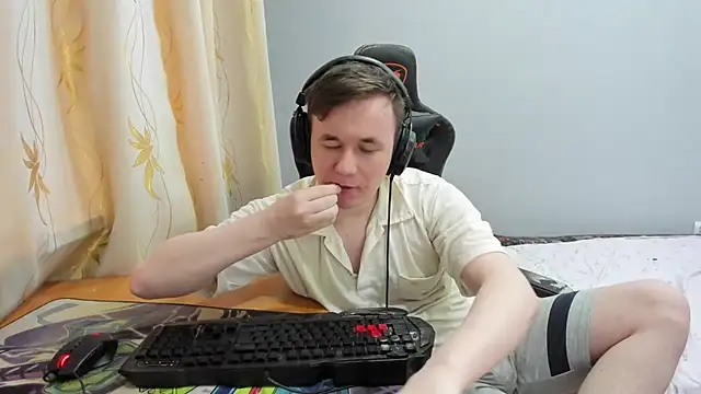 iliaskrislove online show from 05/11/26, 04:04