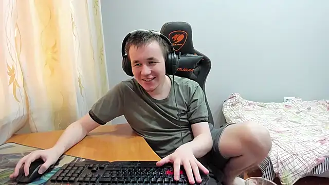 Snapshot of iliaskrislove chatting on 11/16/25, 11:37 iliaskrislove online show from 11/16/25, 11:37