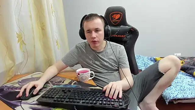 Snapshot of iliaskrislove chatting on 10/15/25, 04:04 iliaskrislove online show from 10/15/25, 04:04