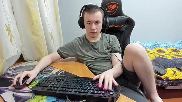 Snapshot of iliaskrislove chatting on 10/25/25, 04:18 iliaskrislove online show from 10/25/25, 04:18