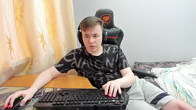 iliaskrislove online show from 04/28/26, 02:32