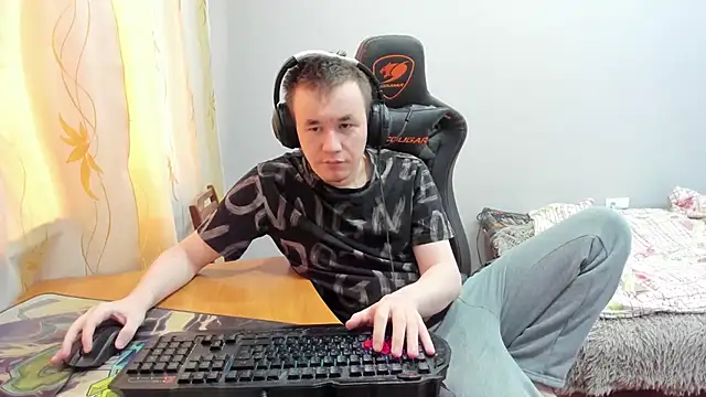 Snapshot of iliaskrislove chatting on 11/05/25, 08:50 iliaskrislove online show from 11/05/25, 08:50