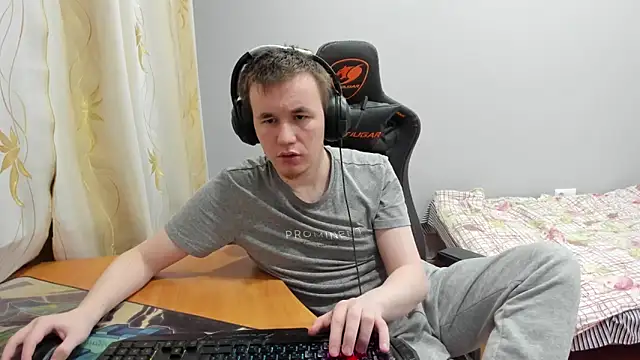 Snapshot of iliaskrislove chatting on 11/25/25, 02:34 iliaskrislove online show from 11/25/25, 02:34