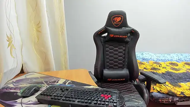 Snapshot of iliaskrislove chatting on 10/27/25, 10:00 iliaskrislove online show from 10/27/25, 10:00