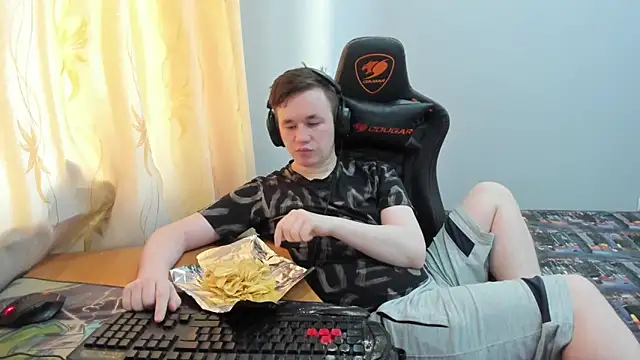iliaskrislove online show from 05/19/26, 04:30
