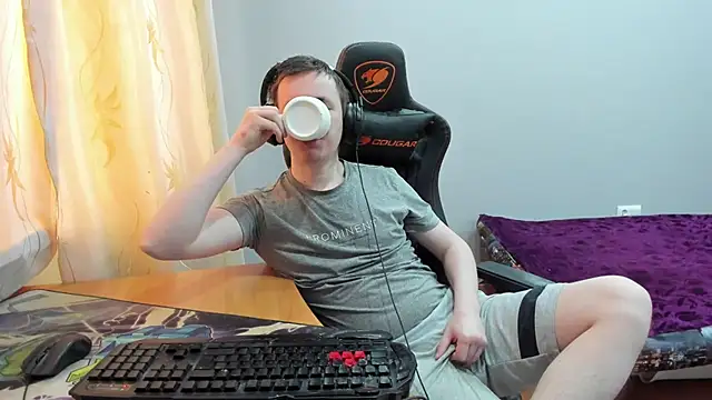 Snapshot of iliaskrislove chatting on 12/18/25, 07:46 iliaskrislove online show from 12/18/25, 07:46