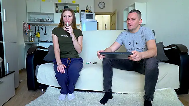 Snapshot of littlesweettifany chatting on 11/15/25, 12:09 littlesweettifany online show from 11/15/25, 12:09