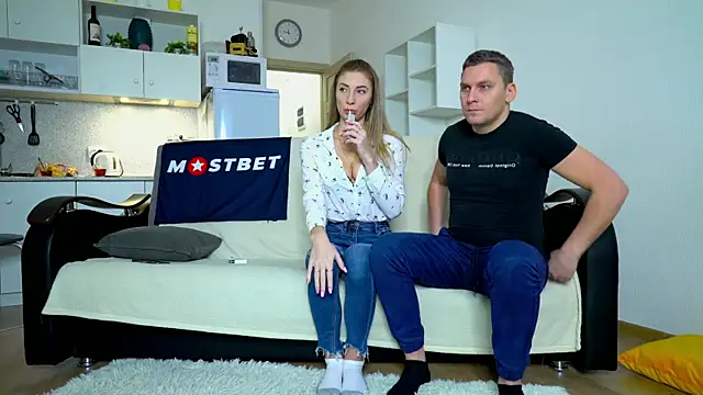 Snapshot of littlesweettifany chatting on 12/22/24, 09:22 littlesweettifany online show from 12/22/24, 09:22