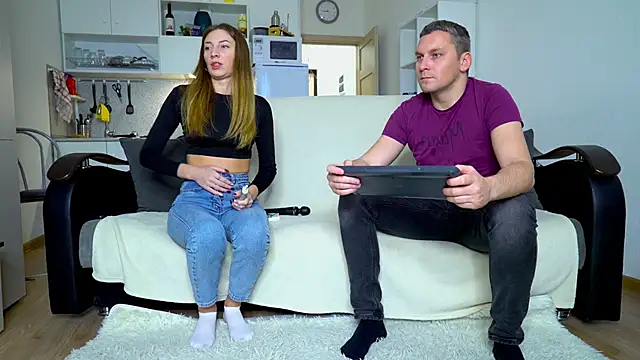 Snapshot of littlesweettifany chatting on 11/07/25, 12:21 littlesweettifany online show from 11/07/25, 12:21