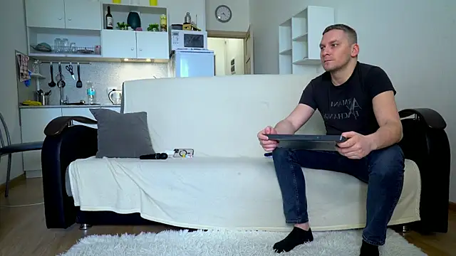 Snapshot of littlesweettifany chatting on 03/17/25, 12:46 littlesweettifany online show from 03/17/25, 12:46