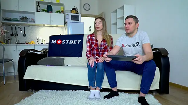 Snapshot of littlesweettifany chatting on 12/25/24, 09:34 littlesweettifany online show from 12/25/24, 09:34